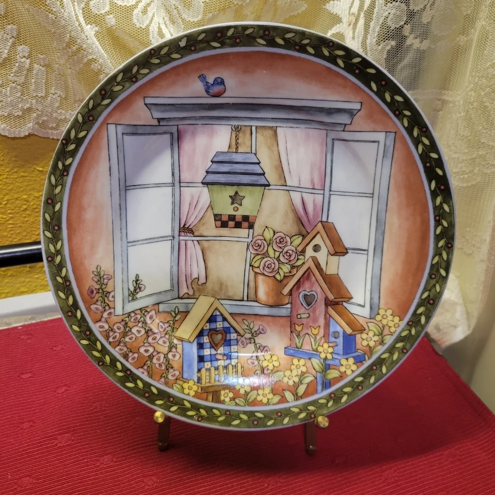 Vtg Decorative Plate Flowers, Robin, Hearts, Star